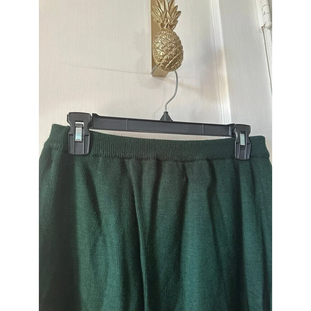 Segue Women’s size medium green Skirt